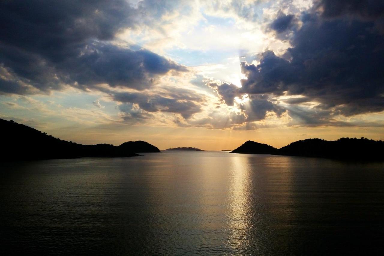 Apartments By The Sea Ubli, Lastovo - 8354 Uble المظهر الخارجي الصورة
