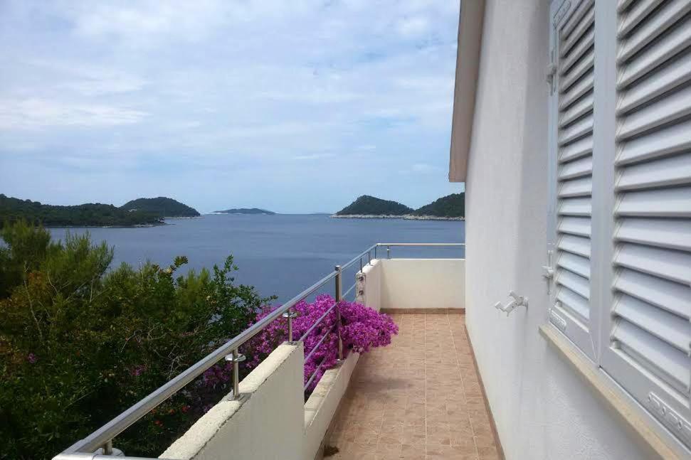 Apartments By The Sea Ubli, Lastovo - 8354 Uble المظهر الخارجي الصورة