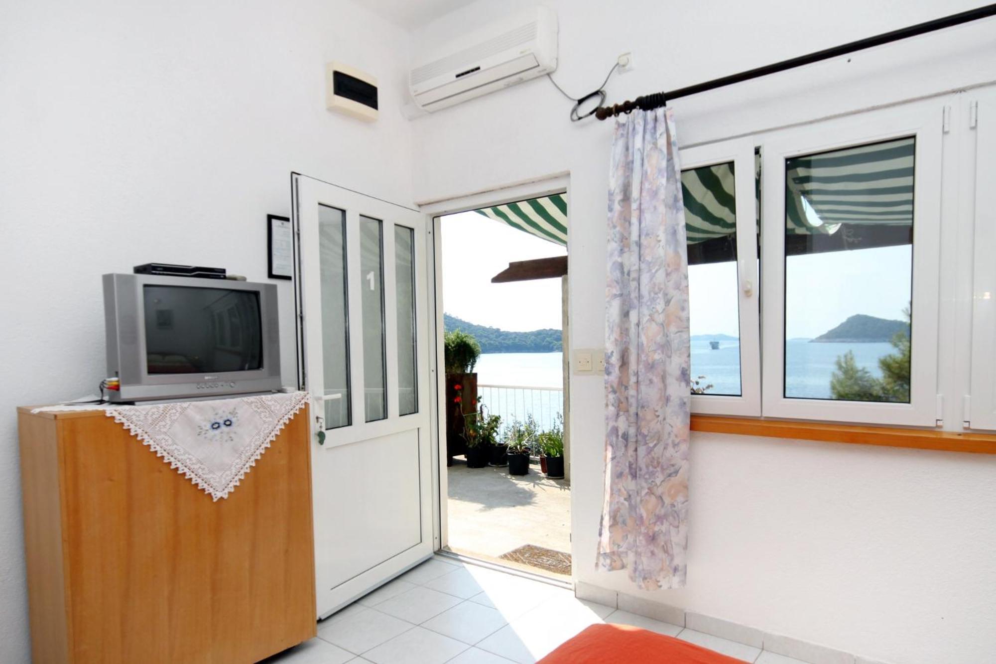 Apartments By The Sea Ubli, Lastovo - 8354 Uble الغرفة الصورة